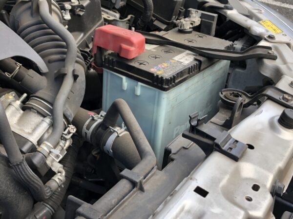 車のバッテリーが上がったらどうしたらいいの バッテリー上がりの疑問を一網打尽 旧車 絶版車の高価買取のヴァベーネ 他社査定より5 50万ｕｐ