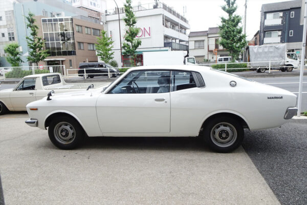 最上級小型車として登場したトヨタの名車「2代目マークⅡ」