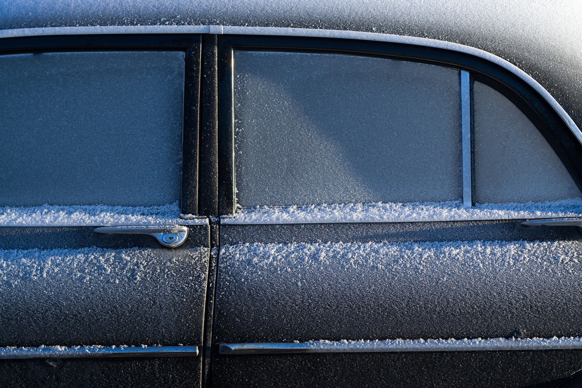 冬に起きやすい車のトラブル対策